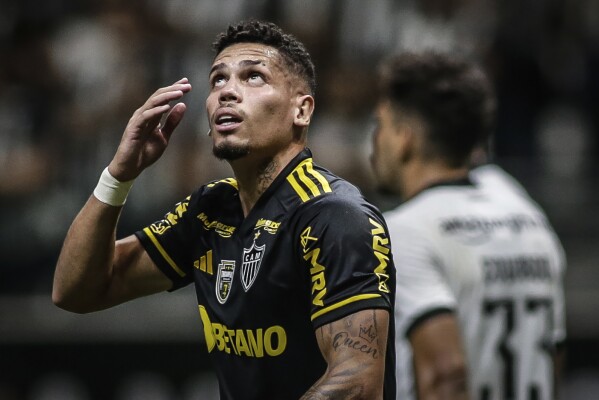 Soccer player Paulinho won t let intolerance of his Afro Brazilian